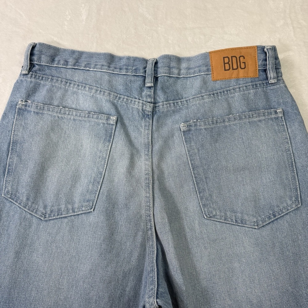 BDG Baggy Fit Jeans Mens 33x32 Light Fade Distressed Wide Leg Raw Edge - Picture 6 of 15